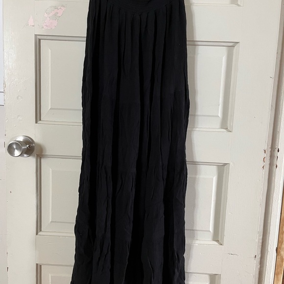 Elegant Black Maxi Pleated Wide Leg Pants - Picture 2 of 6